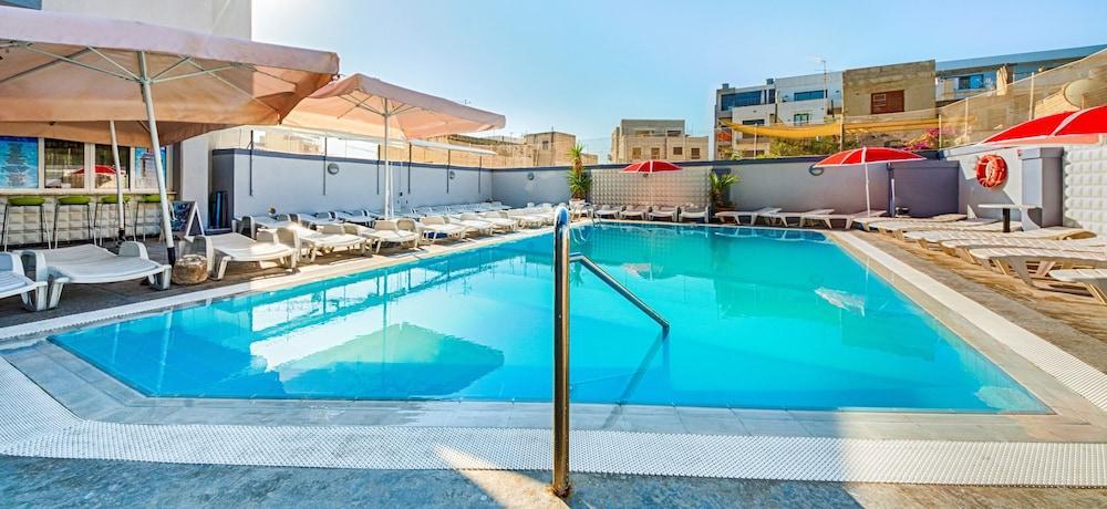 Dean Hamlet Hotel Сент Джулианс Экстерьер фото