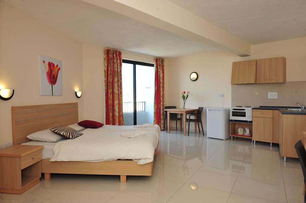 Dean Hamlet Hotel Сент Джулианс Номер фото