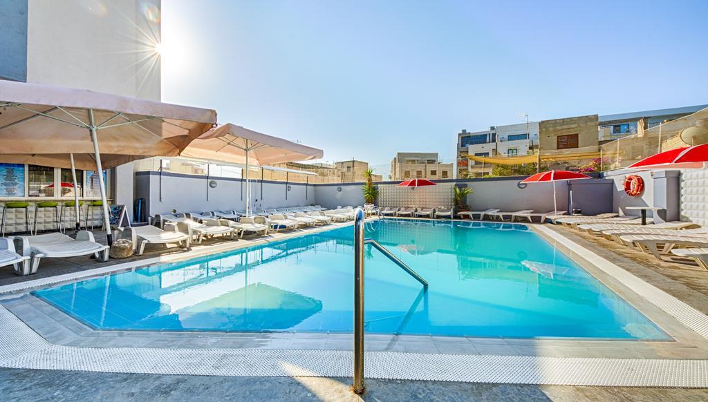 Dean Hamlet Hotel Сент Джулианс Экстерьер фото